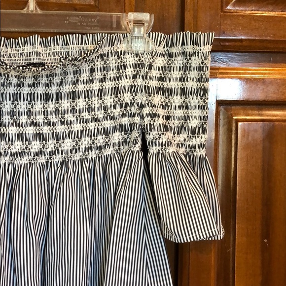 🎄Romantic Couture Off Shoulder Top🎄 - Picture 4 of 6